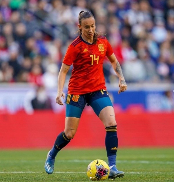 Torrecilla jugando para la selección de España.