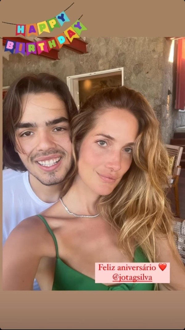 Reprodução/Instagram oficial de Schynaider Moura - A modelo parabeniza seu namorado.