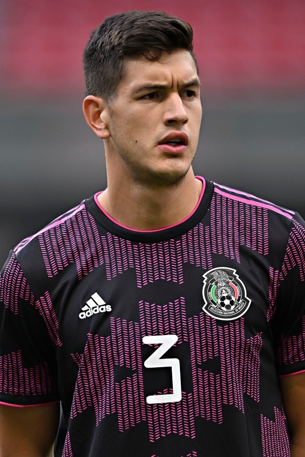 César Montes, positivo de Covid-19 (Imago 7)