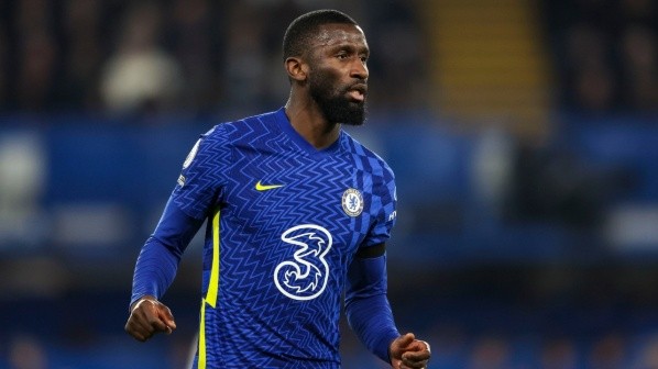 Rüdiger podría salir de Chelsea y Araújo podría ser su reemplazo