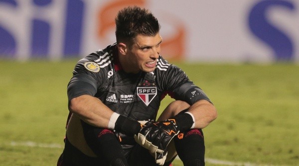 Volpi com a camisa do São Paulo (Foto: Ettore Chiereguini/AGIF)