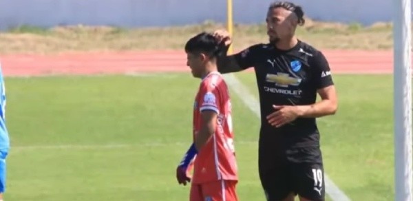 Xico Da Costa consuela al arquero (Youtube / deredes)