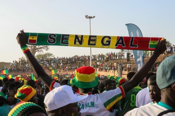 La gente espera por Mané y la Copa en Dakar (Getty)