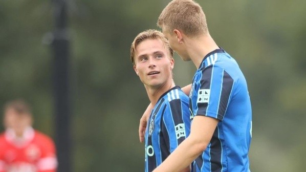 Donny Warmerdam, jugando para la Sub 21 de Ajax (Instagram @afcajax)