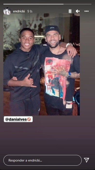 El encuentro entre Dani Alves y Endrick que beneficia a Barcelona