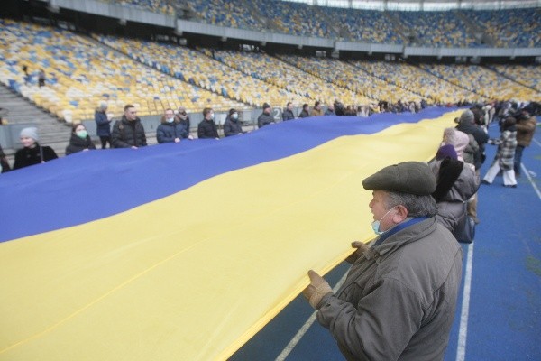 El estadio de Kiev pide paz (Getty)