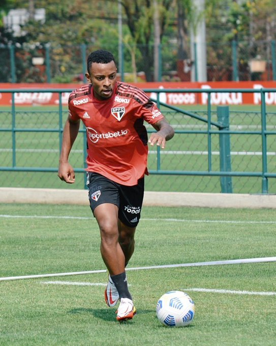 Welington perdeu espaço no São Paulo com Rogério Ceni (Foto: Twitter oficial do São Paulo)