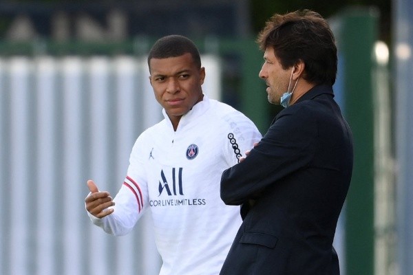 Kylian Mbappé y Leonardo.