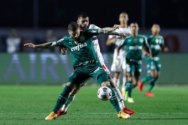  Nelson Antoine - Pool/Getty Image/ São Paulo e Palmeiras em campo na temporada passada em 2021. 