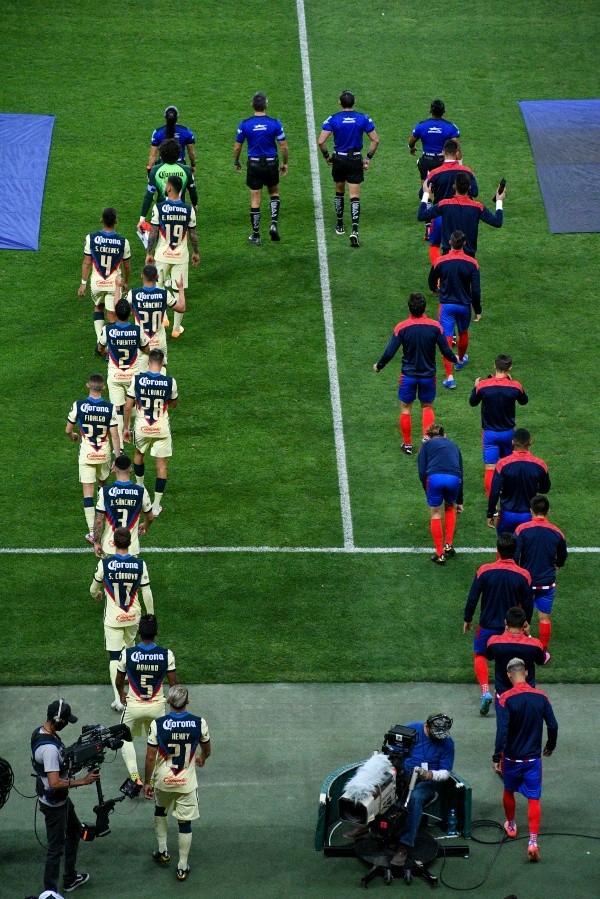 Chivas-América-Clásico-Nacional-Estadio-Akron