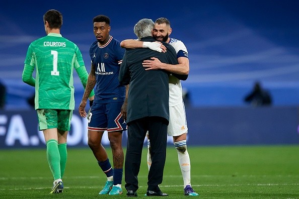 Festejo de Benzema con Ancelotti. Getty.