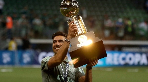 Abel Ferreira viene de ganar la Recopa Sudamericana con Palmeiras (Getty Images)