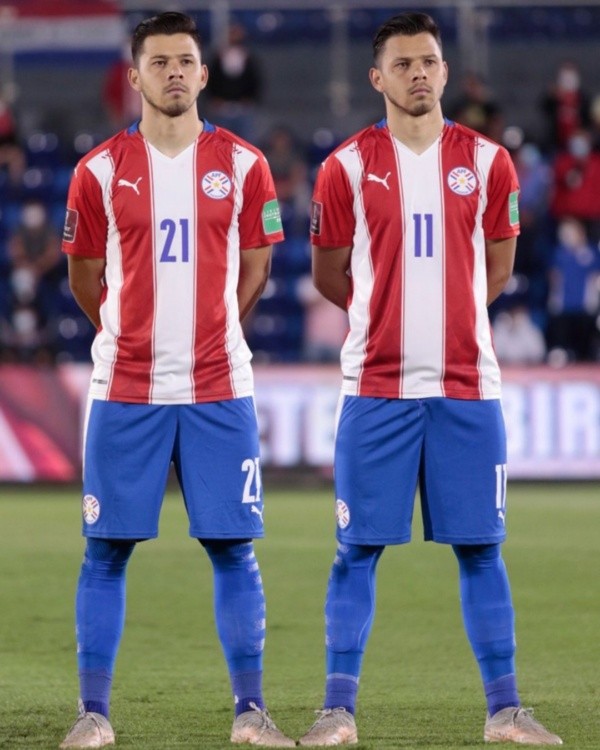 Ángel Romero y su hermano Óscar con la Selección de Paraguay. (@romeroteam)