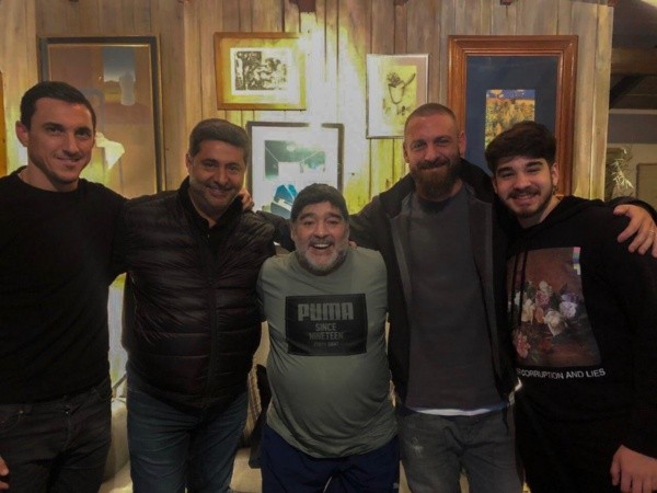 Nueve de agosto del 2019. El día que Nicolás Burdisso se encontró por última vez con Diego Maradona. @BocaJrsoficial