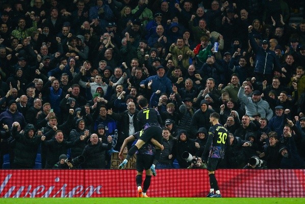 Tottenham festeja tras el gol de Kane y asistencia de Bentancur (Getty)