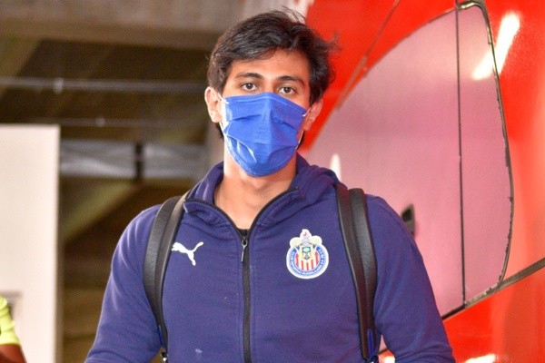 Chivas duda en poner a José Juan Macías. 