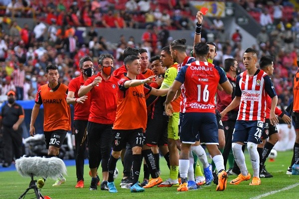Chivas y Atlas protagonizaron conato de bronca (Imago 7)