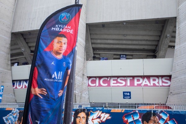 Publicidad con la imagen de Kylian Mbappé: Getty