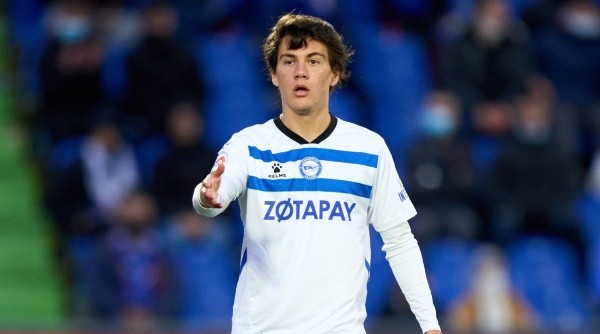 Pellistri en el Deportivo Alavés, aunque su pase pertenece a Manchester United