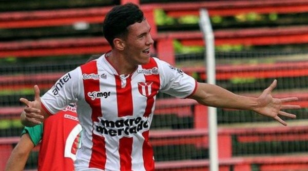 Thiago Borbas, delantero de River Plate de Uruguay