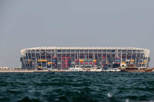 Vista del estadio desde la Bahía del Golfo