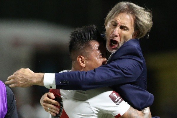 Los dirigidos por Gareca son los que más chances tienen de clasificar (Getty).