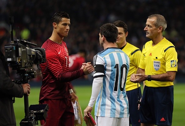 Ronaldo y Messi en encuentro de selecciones. Getty.