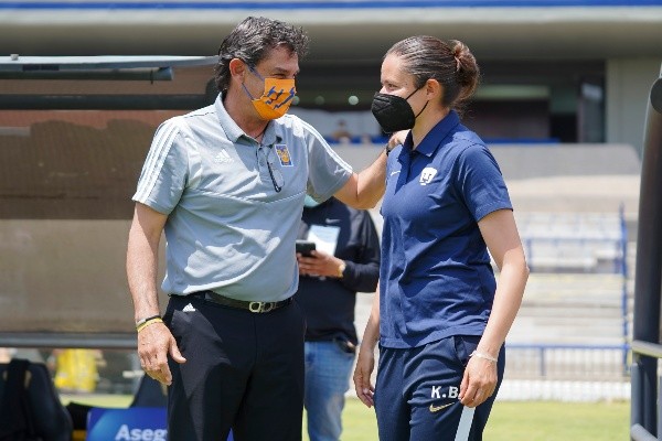 Karina Báez se reencontró con Medina. FOTO: Imago7