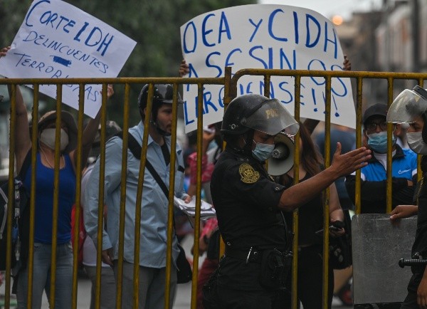Manifestaciones en los alrededores del Congreso hace unos días. Foto: Getty