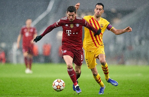 Lewi en acción ante Barcelona. Getty.