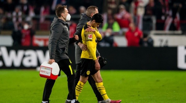 Lesión de Mahmoud Dahoud en Borussia Dortmund ante Stuttgart