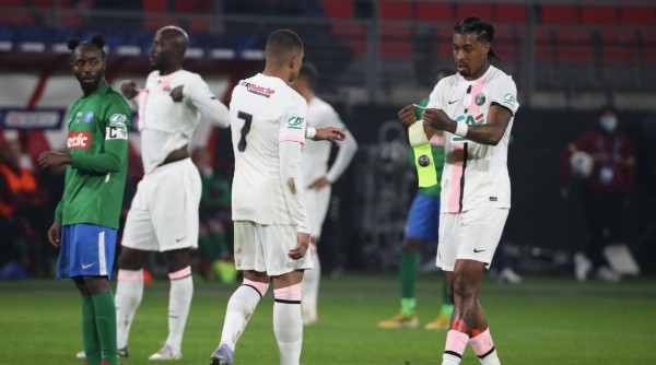 Mbappé ya supo ser capitán, aunque no desde arranque de partido (Getty)