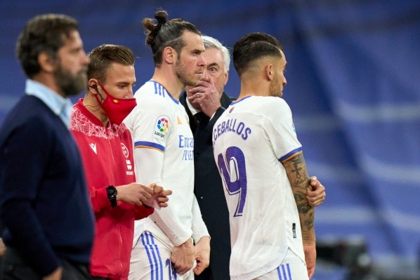 Gareth Bale entrando al césped del Bernabéu: Getty