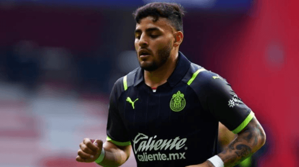 Alexis Vega sigue sin renovar con Chivas (Imago 7)