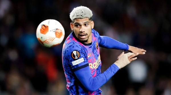 Ronald Araújo, una de las revelaciones de Barcelona en esta temporada