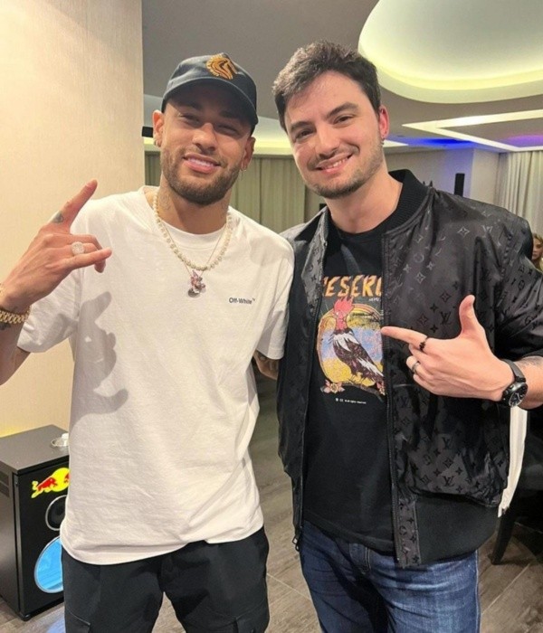 Reprodução/Instagram oficial de Felipe Neto - Felipe Neto posa ao lado de Neymar.