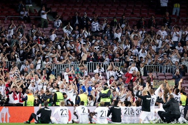 Fans del Eintracht en el Camp Nou: Getty