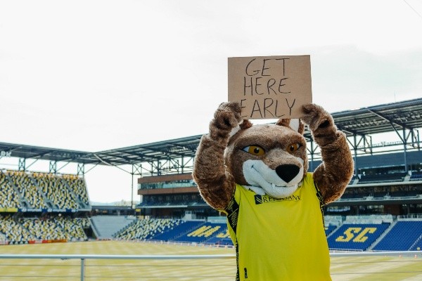 Publicidad de en el estadio tipo Anfield. Twitter.