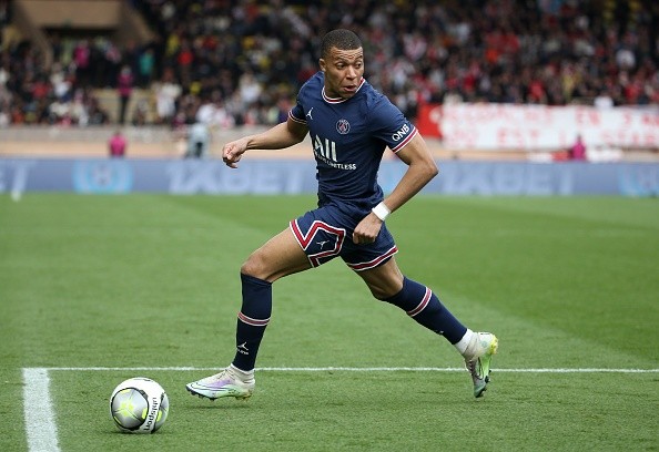 Mbappé en acción con PSG. Getty.