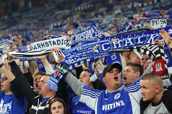 Festejo de hinchas de Schalke 04. Getty.