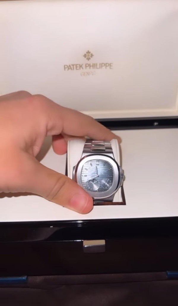 Reprodução/Instagram oficial de Carlinhos Maia - Carlinhos mostra seu novo relógio.