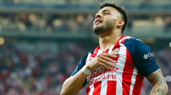 Alexis Vega, apoyando a Ricardo Cadena (Imago 7)