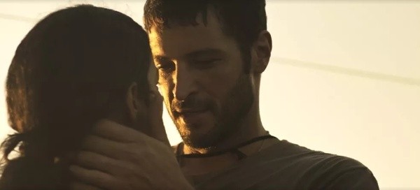 Levi tentará beijar Muda (Reprodução/TV Globo)
