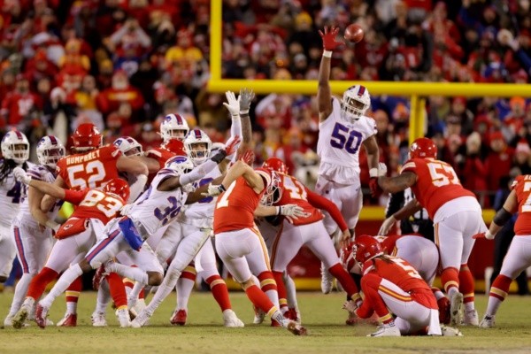 Kansas City Chiefs y Buffalo Bills en NFL Playoffs 2022 (Getty Images)