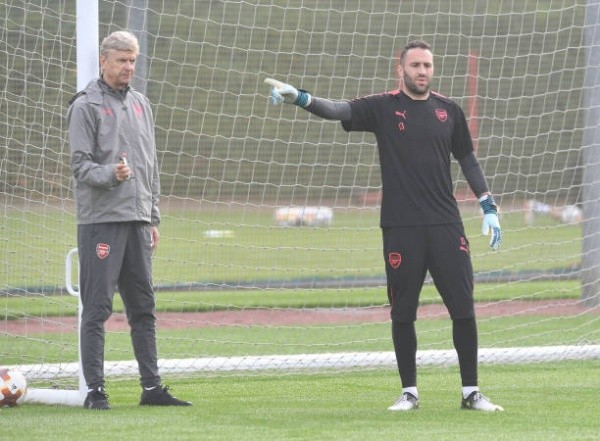 Arsene Wenger y David Ospina: Getty