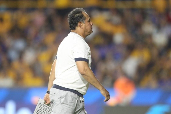 Juan Reynoso dejó de ser entrenador de Cruz Azul (Imago 7)