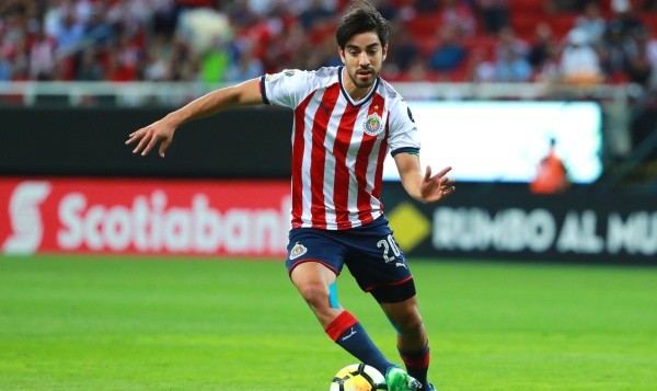ZAPOPAN, MEXICO - APRIL 25: Rodolfo Pizarro of Chivas drives the ball during the second leg match of the final between Chivas and Toronto FC as part of CONCACAF Champions League 2018 at Akron Stadium on April 25, 2018 in Zapopan, Mexico. (Photo by Hector Vivas/Getty Images)