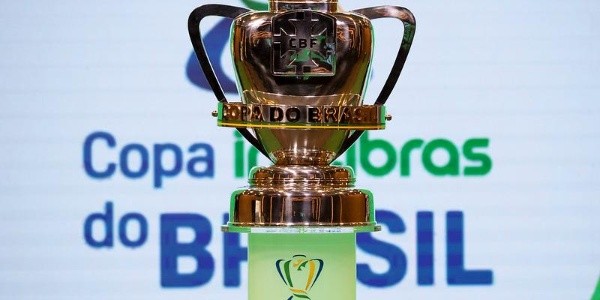 Lucas Figueiredo/CBF/ A tão sonhada taça da Copa do Brasil, almejada por 16 times que disputam as oitavas de final.