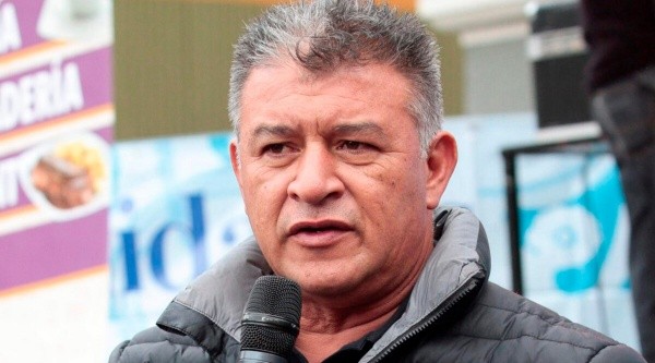 Claudio Borghi participa de almuerzo solidario a personas en situacion de calle en Valparaiso