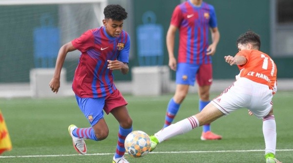 Adam Aznou, el lateral izquierdo del futuro